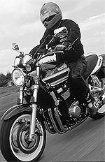 Suzuki GSX1400 — настоящий неоклассик. Продажа мотоциклов Suzuki.